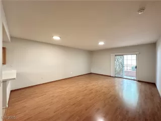 Photo #3: 2712409 Listing 