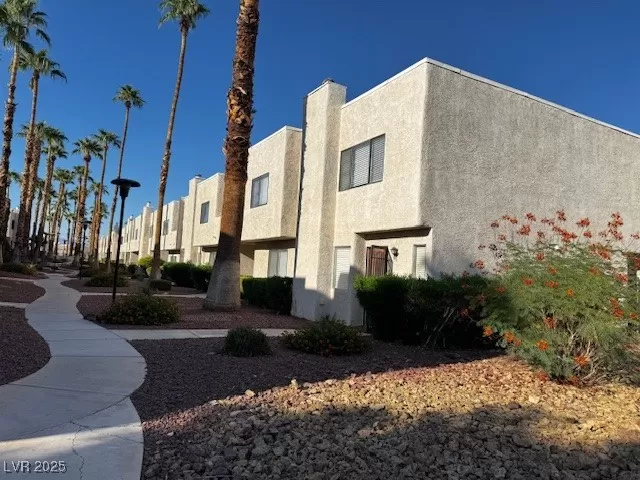 MLS: 2712417 Condo For Sale