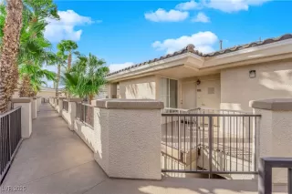 Photo #3: 2712439 Listing