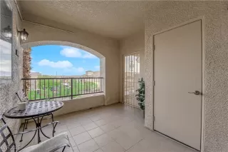 Photo #5: 2712439 Listing