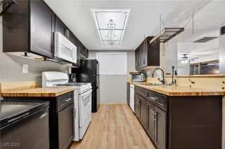 Photo #2: 2712442 Listing 