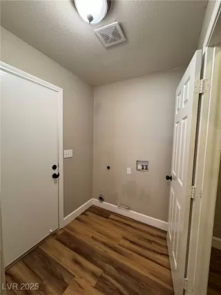 Photo #4: 2712466 Listing 