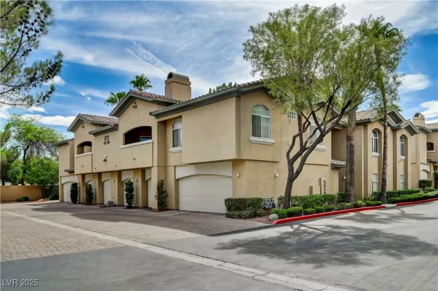 MLS: 2712476 Condo For Sale