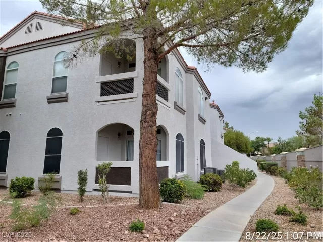 MLS: 2712514 Condo For Sale
