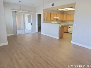 Photo #2: 2712515 Listing 