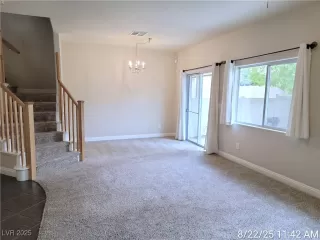 Photo #3: 2712519 Listing