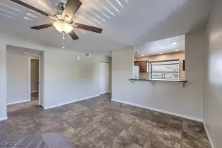 Photo #4: 2712555 Listing