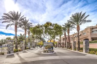 Photo #1: 2712560 Listing 