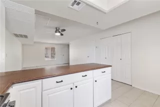 Photo #3: 2712571 Listing