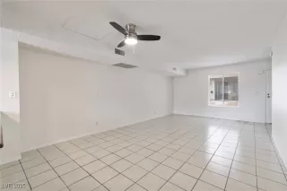 Photo #4: 2712571 Listing