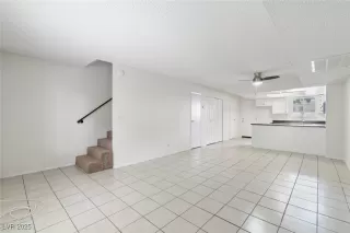 Photo #5: 2712571 Listing