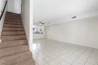 Photo #6: 2712571 Listing