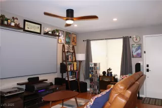 Photo #2: 2712590 Listing