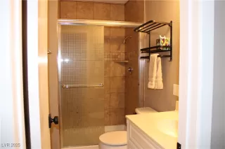 Photo #4: 2712590 Listing