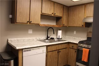 Photo #6: 2712590 Listing