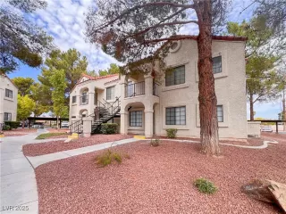 Photo #1: 2712613 Listing