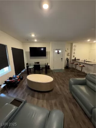 Photo #2: 2712627 Listing 