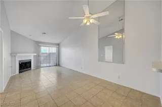 Photo #3: 2712642 Listing