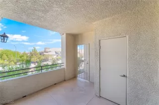 Photo #1: 2712657 Listing 