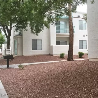 Photo #2: 2712694 Listing