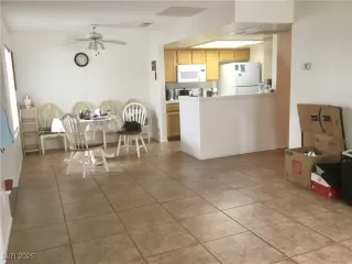 Photo #4: 2712694 Listing