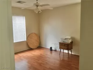 Photo #6: 2712694 Listing