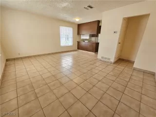 Photo #4: 2712702 Listing 