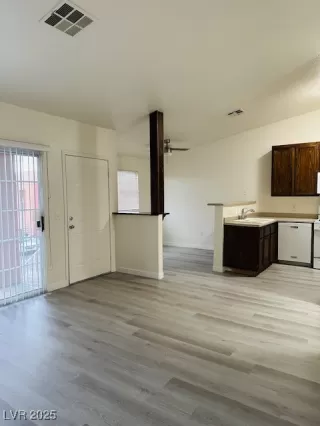 Photo #1: 2712708 Listing