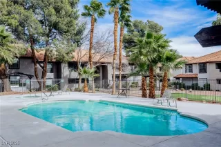 Photo #2: 2712709 Listing