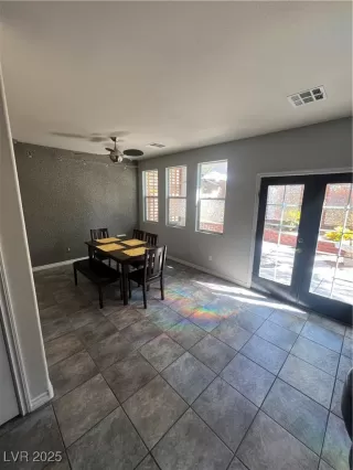 Photo #5: 2712712 Listing 