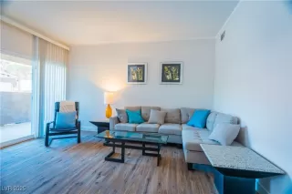 Photo #1: 2712727 Listing 