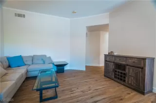 Photo #4: 2712727 Listing 