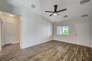 Photo #5: 2712729 Listing