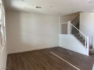 Photo #1: 2712740 Listing