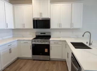 Photo #2: 2712740 Listing