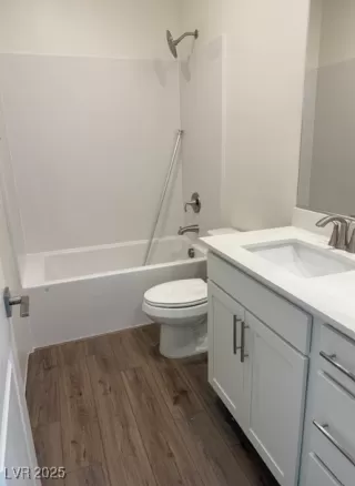 Photo #5: 2712740 Listing