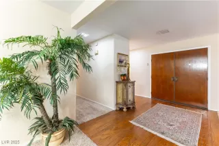 Photo #1: 2712745 Listing 