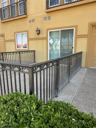 Photo #2: 2712752 Listing 