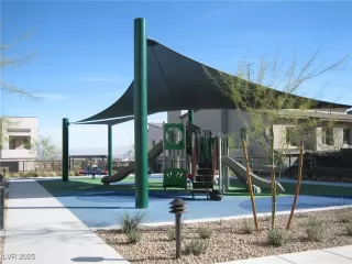 Photo #5: 2712753 Listing 