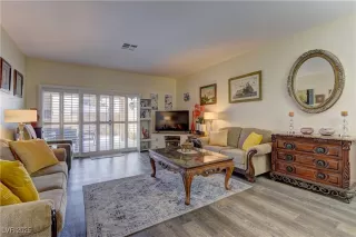 Photo #4: 2712756 Listing 