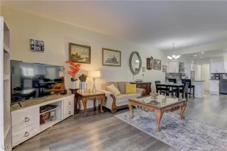 Photo #5: 2712756 Listing 