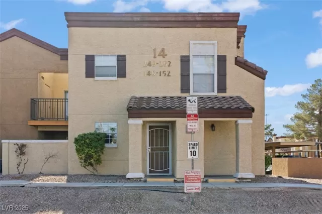 MLS: 2712761 Condo For Sale