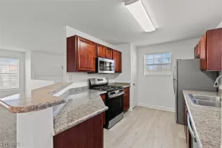 Photo #1: 2712761 Listing