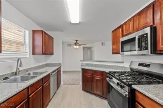 Photo #2: 2712761 Listing