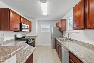 Photo #3: 2712761 Listing