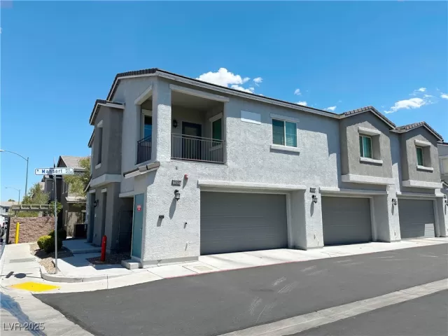 MLS: 2712766 Condo For Sale