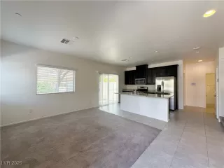 Photo #1: 2712766 Listing 