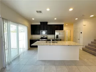 Photo #5: 2712766 Listing 