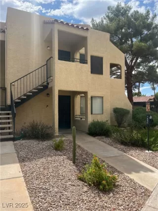 Photo #3: 2712791 Listing