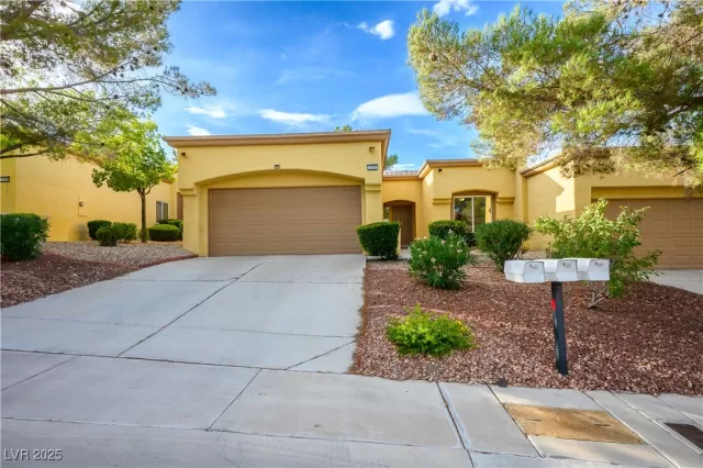 MLS: 2712796 Condo For Sale